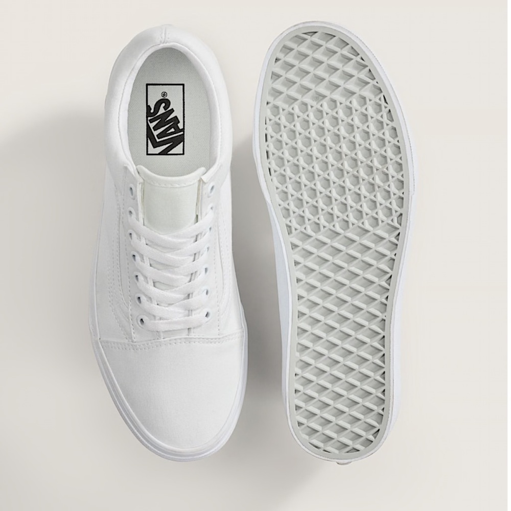 Women’s - Size 7 - VANS